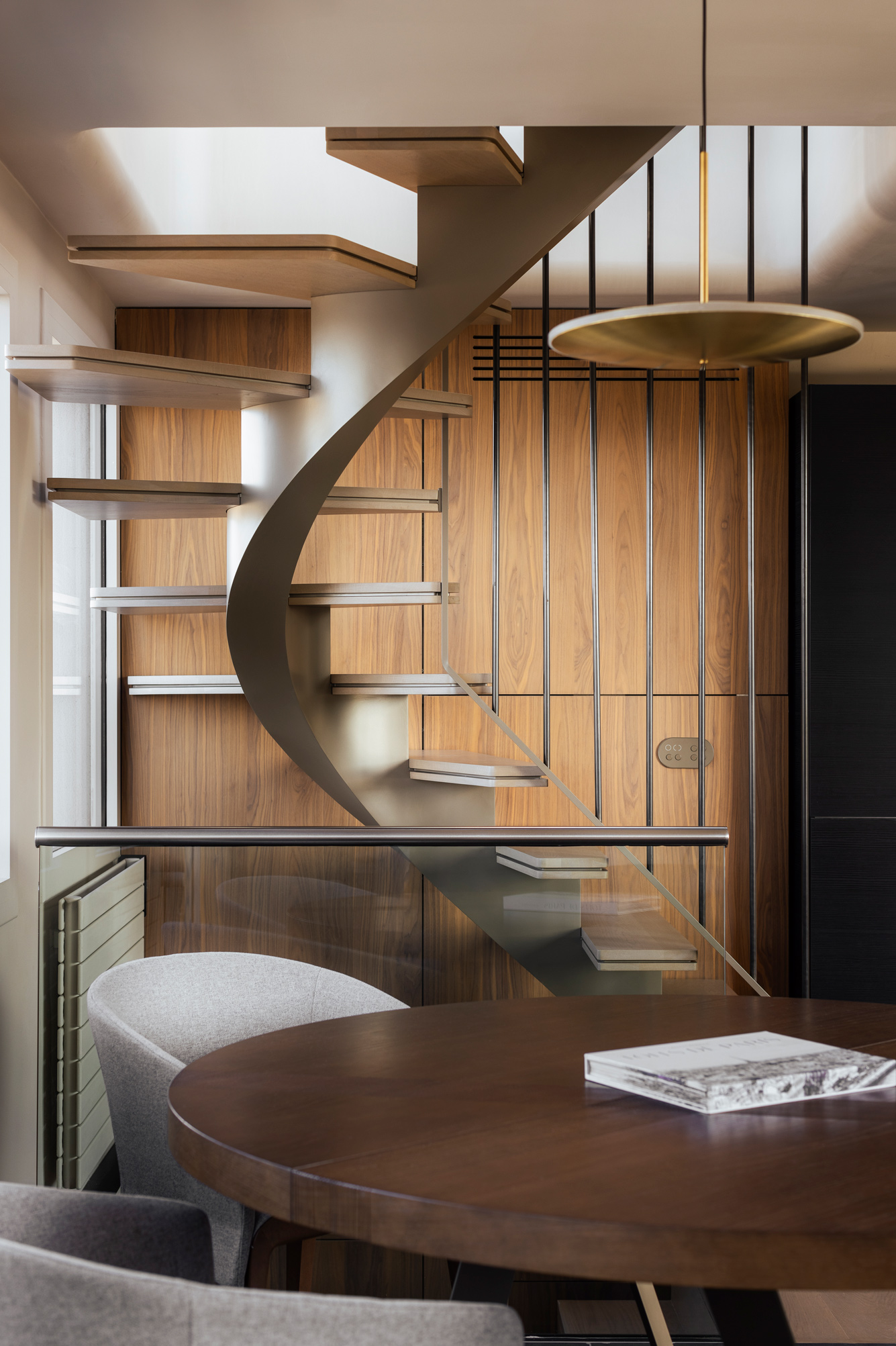 Escalier débillardé en acier thermolaqué - Métallerie