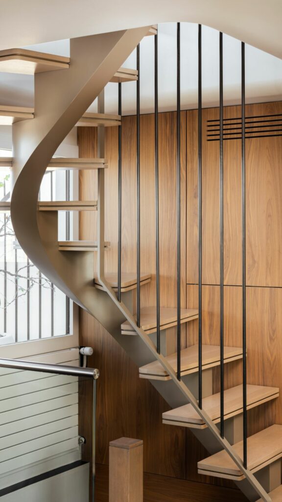 Escalier claustra en acier thermolaqué - Mobilier - Agencement - Décoration