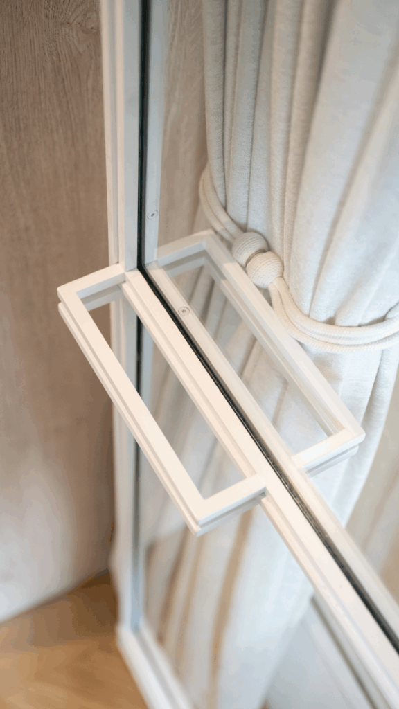 Verrière et porte en acier étiré thermolaqué - métallerie Savoie