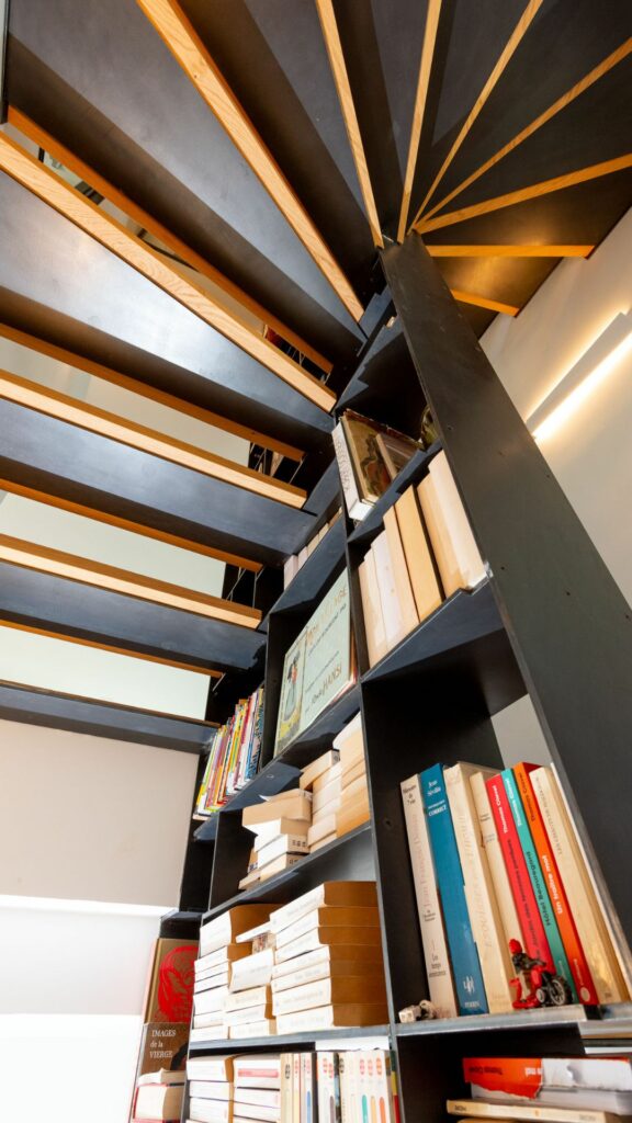 Escalier bibliothèque métal - Décoration - Mobilier