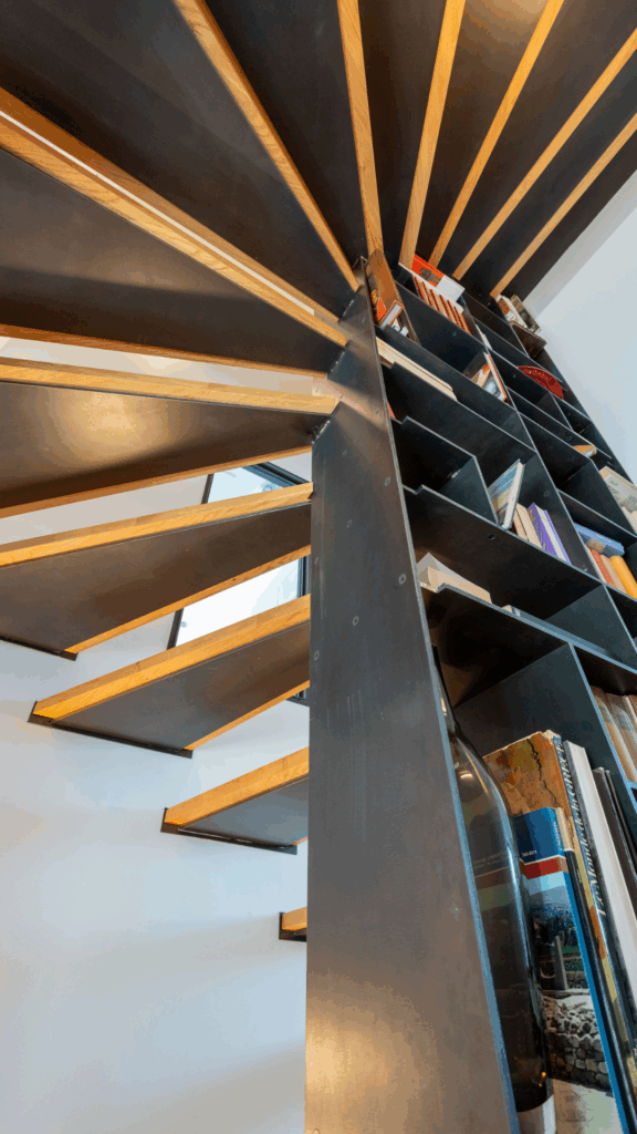 Escalier bibliothèque métal - Décoration - Mobilier