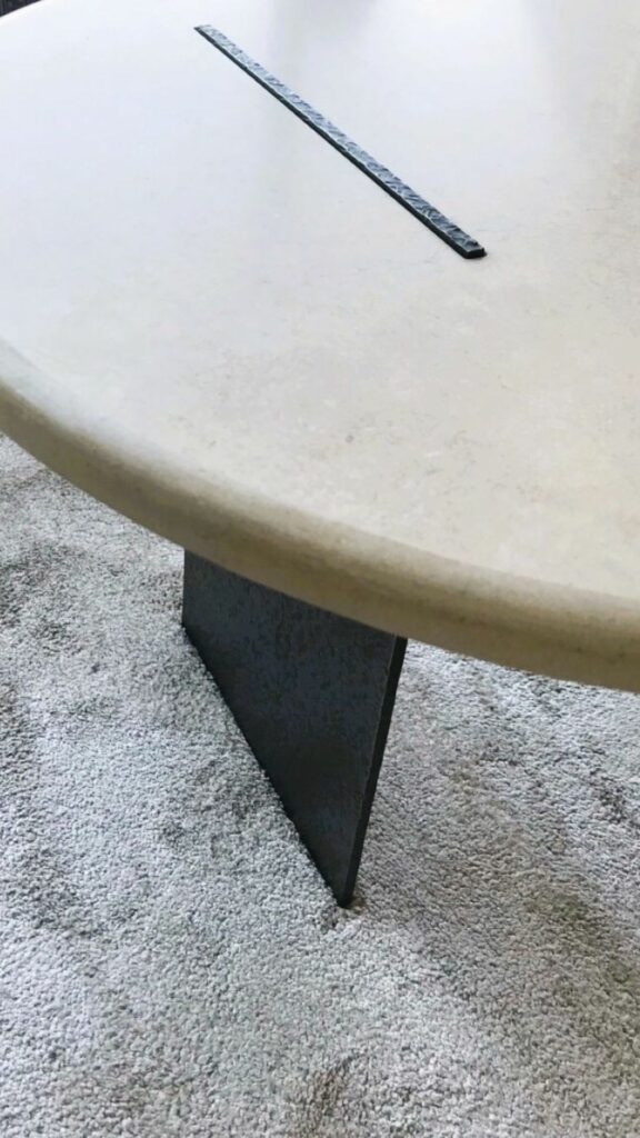 Mobilier - Table - Acier patiné